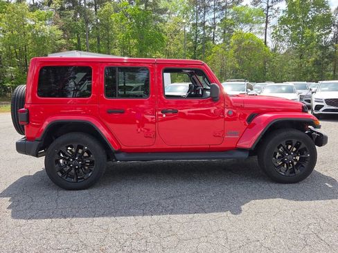 Used 2025 Jeep Wrangler Unlimited Sahara AWD/4WD image 13