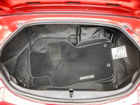 Used 2018 MAZDA MX-5 Miata RF Club RWD image 24
