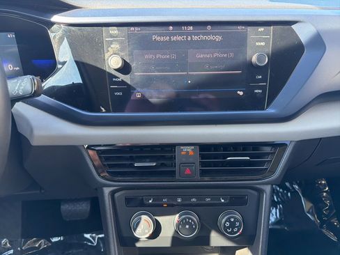 Used 2022 Volkswagen Taos SE image 22