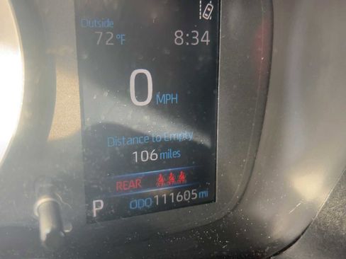Used 2022 Toyota Corolla LE FWD image 3