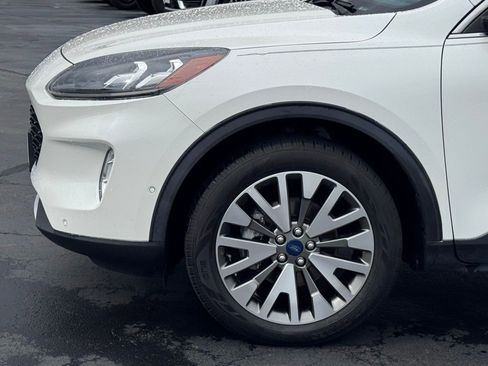 Used 2021 Ford Escape Titanium image 39