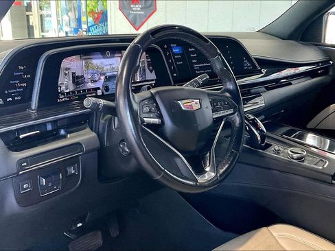 Used 2024 Cadillac Escalade ESV Sport image 4