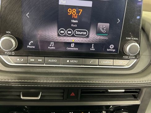 Used 2023 Nissan Rogue S image 13