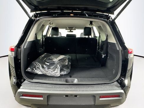 New 2026 Nissan Pathfinder SL image 27