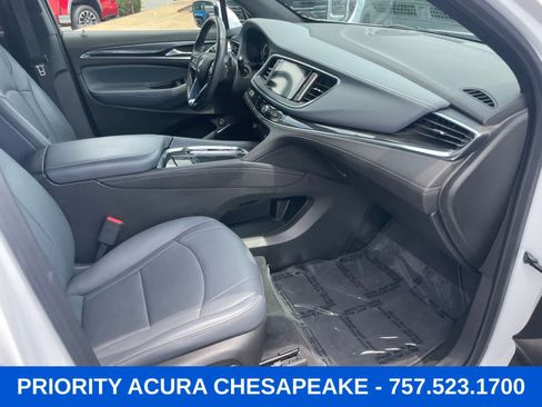 Used 2023 Buick Enclave Essence FWD image 25