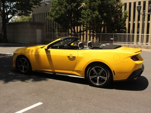 Used 2024 Ford Mustang Premium RWD image 9