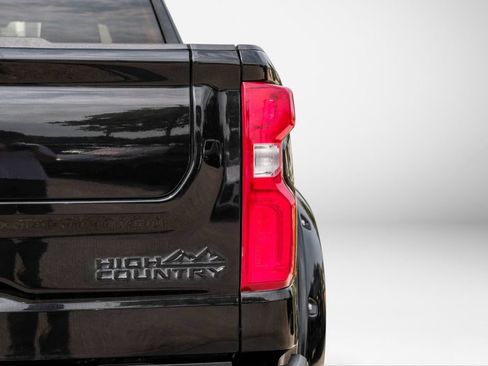Used 2022 Chevrolet Silverado 1500 High Country w/ Technology Package AWD/4WD image 69
