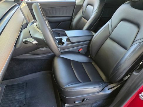 Used 2021 Tesla Model Y Long Range image 17