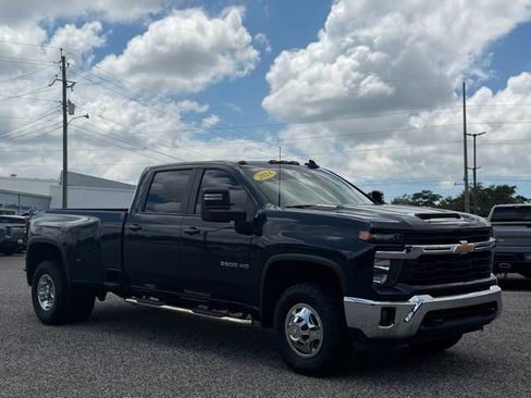 Used 2024 Chevrolet Silverado 3500 LT w/ Convenience Package AWD/4WD image 5