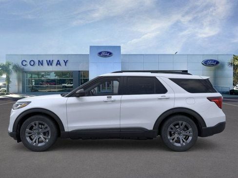 New 2026 Ford Explorer Active w/ Active Comfort Package image 3