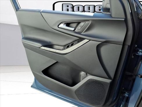 Used 2025 Chevrolet Equinox LT w/ Convenience Package II image 17