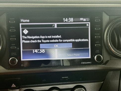 Certified 2020 Toyota Tacoma TRD Off-Road AWD/4WD image 14