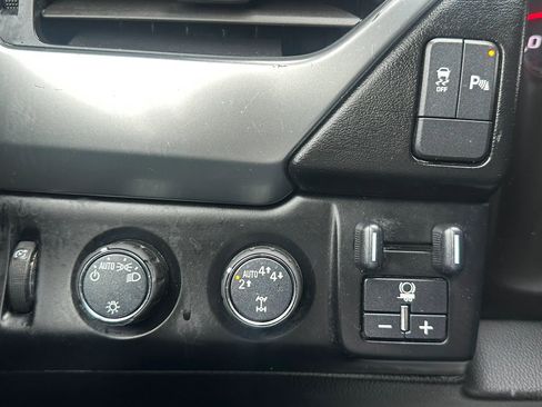 Used 2017 Chevrolet Tahoe 4WD w/ Max Trailering Package image 12