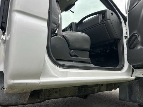 Used 2004 Chevrolet Silverado 3500 2WD Regular Cab image 14
