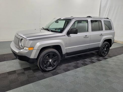 Used 2016 Jeep Patriot High Altitude AWD/4WD image 2