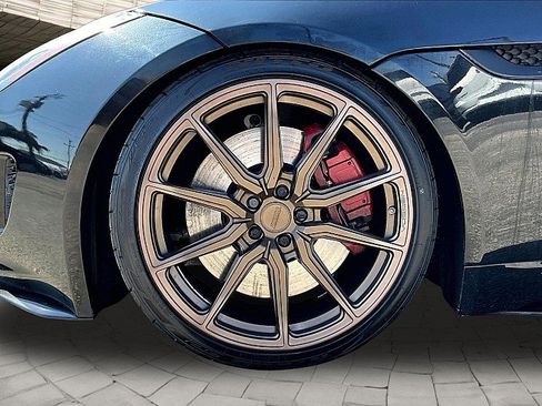 Used 2017 Jaguar F-TYPE R image 8