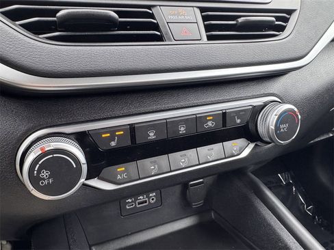 Used 2020 Nissan Altima 2.5 SR w/ Premium Package image 29