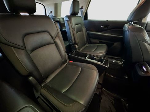 Used 2022 Nissan Pathfinder SL w/ SL Premium Package image 14