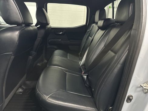 Used 2019 Toyota Tacoma TRD Off-Road image 22