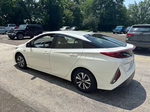 Used 2018 Toyota Prius Prime Premium FWD image 6