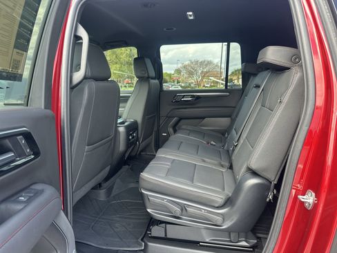 Used 2025 Chevrolet Suburban RST w/ Comfort Package image 31