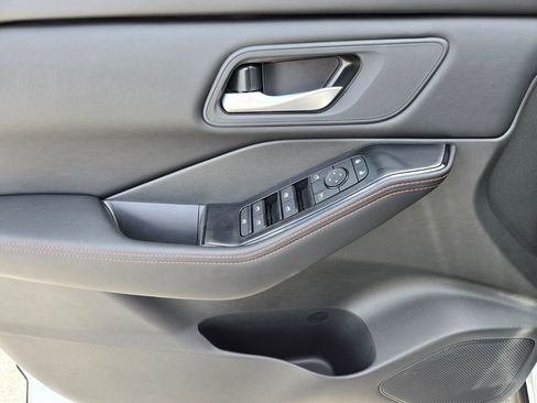 New 2026 Nissan Rogue SV AWD/4WD image 9