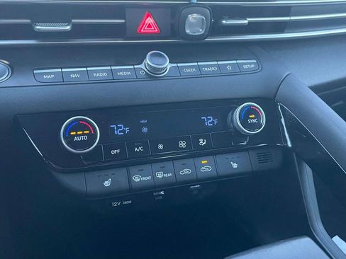 Used 2023 Hyundai Elantra SEL w/ Convenience Package image 28