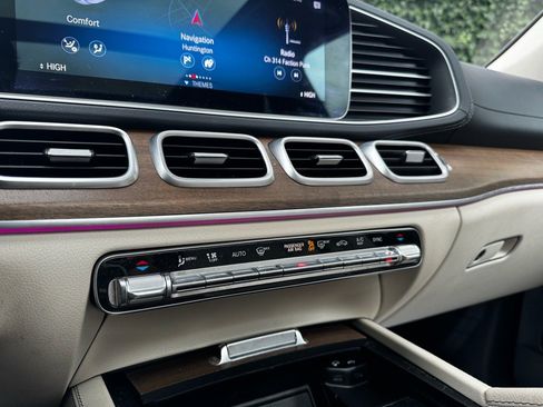 Used 2022 Mercedes-Benz GLS 450 4MATIC image 15