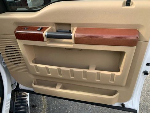 Used 2011 Ford F250 King Ranch w/ King Ranch w/Chrome Pkg image 20