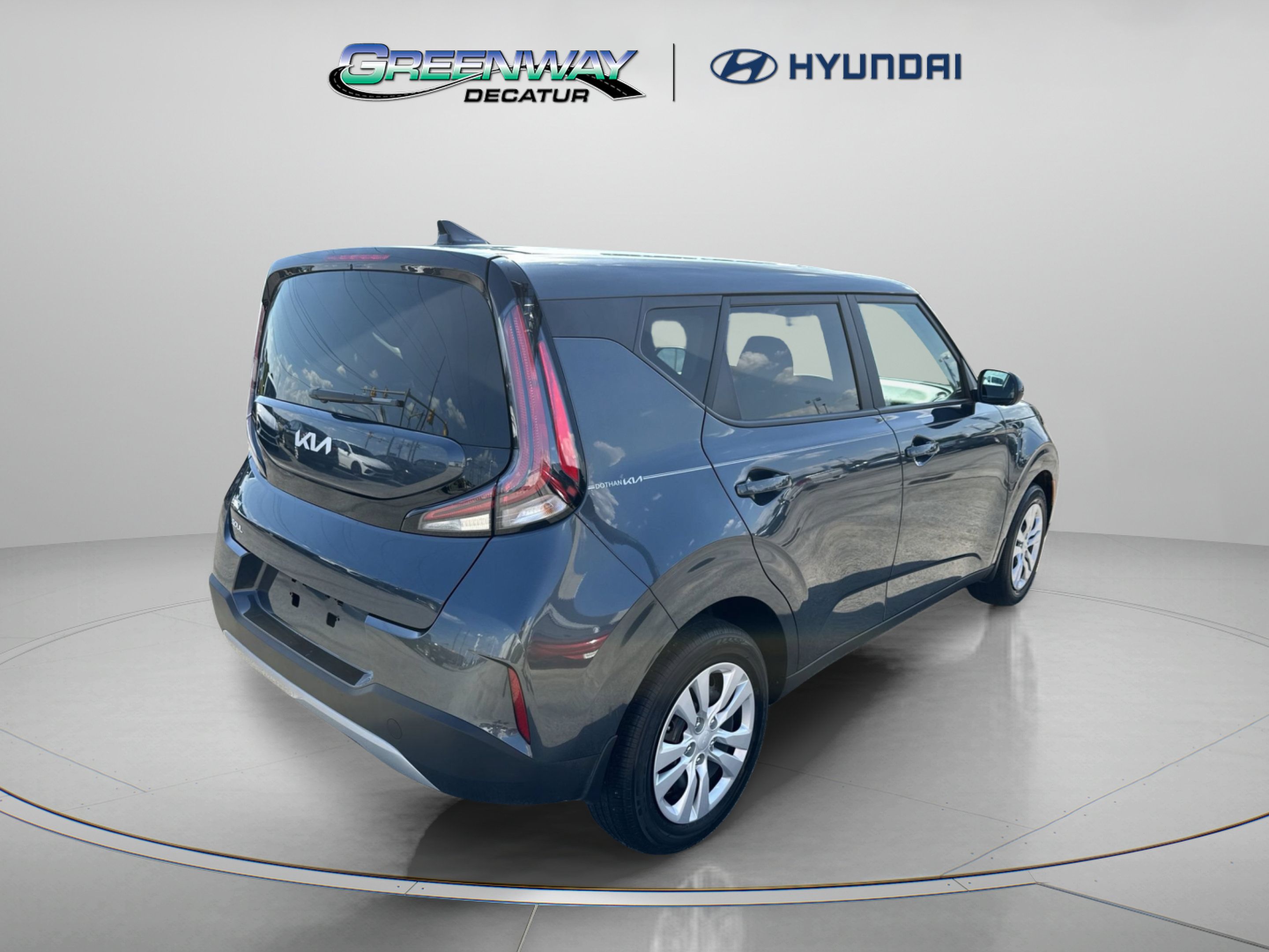 Used 2025 Kia Soul LX FWD image 8