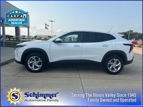 Used 2024 Chevrolet Trax LS w/ LS Convenience Package FWD image 1