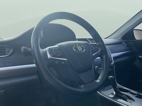 Used 2015 Toyota Camry XSE image 16