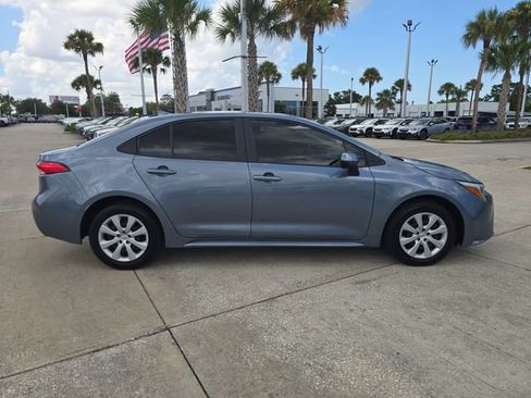Used 2025 Toyota Corolla LE FWD image 2