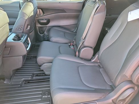 New 2026 Kia Carnival SX image 6