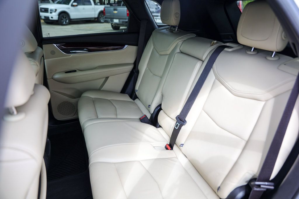 Used 2018 Cadillac XT5 Luxury w/ Driver Awareness Package FWD image 24