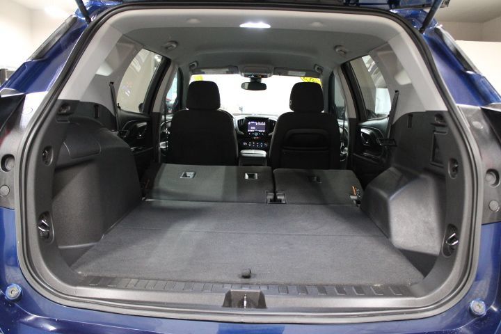Used 2023 GMC Terrain SLE w/ Elevation Edition AWD/4WD image 13