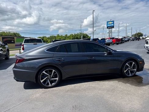 Used 2021 Hyundai Sonata SEL Plus w/ Tech Package FWD image 2