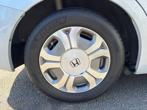 Used 2012 Honda Civic Hybrid Sedan image 10
