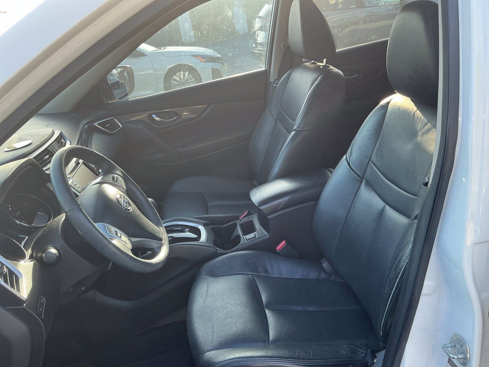 Used 2015 Nissan Rogue SL FWD image 12
