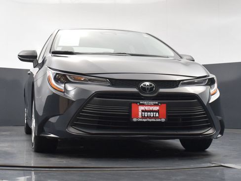 Used 2025 Toyota Corolla LE FWD image 28