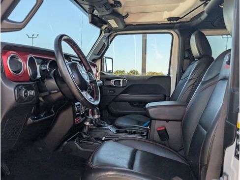 Used 2022 Jeep Wrangler Rubicon w/ Cold Weather Group image 10