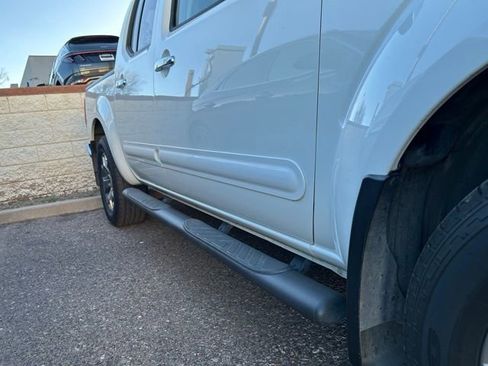 Used 2019 Nissan Frontier SL image 10