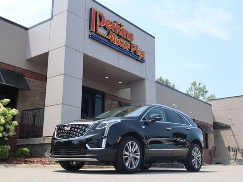 Used 2024 Cadillac XT5 Premium Luxury w/ Technology Package FWD image 33