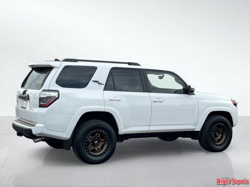 Certified 2019 Toyota 4Runner TRD Off-Road Premium AWD/4WD image 7