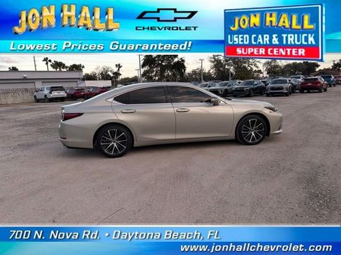Used 2025 Lexus ES 350 350 4D Sedan image 13
