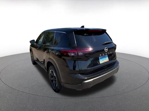 Used 2025 Nissan Rogue SV FWD image 11