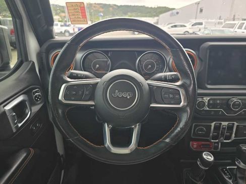 Used 2020 Jeep Gladiator Mojave AWD/4WD image 11