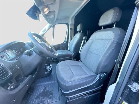 Used 2022 RAM ProMaster 2500 image 12