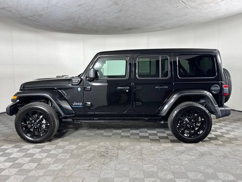 Certified 2025 Jeep Wrangler Unlimited Sahara w/ Safety Group AWD/4WD image 9