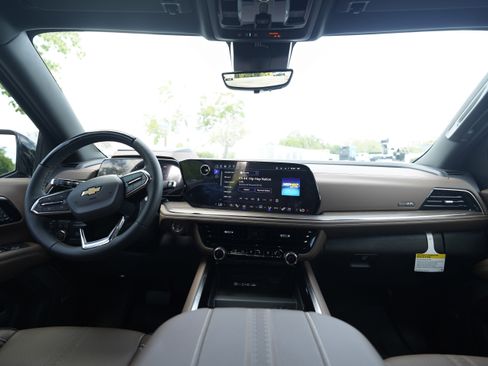 New 2026 Chevrolet Suburban High Country AWD/4WD image 17